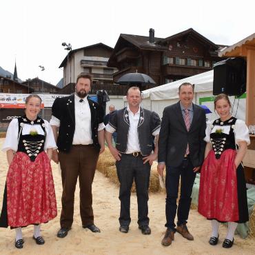Starke Simmentaler, ausgeglichenes Swiss Fleckvieh und Top-Red-Holstein- und Holsteinkühe