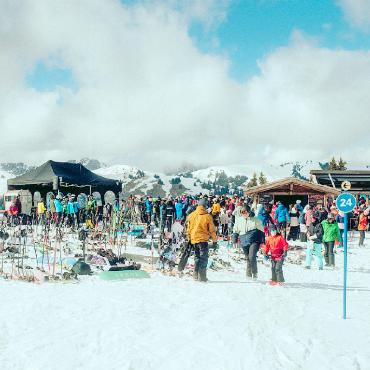 Slopesound Festival 2025: Die Berge tanzen wieder im Saanenland - Im März 2025 geht das Slopesound Festival in die zweite Runde. FOTO: ZVG