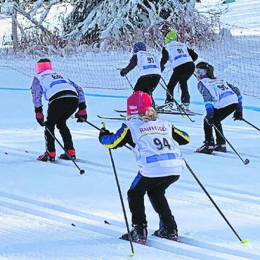 Langlauf Cross Schönried – was für ein Glück! - Im Startkorridor war klassischer Stil Pflicht.
