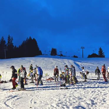 JFK Ski Club Slalom Challenge by night: Zweifachsiege bei drei von vier Kategorien - Nachtrennen entwickeln immer eine spezielle Atmosphäre.     FOTOS: KATRIN ESPIASSE