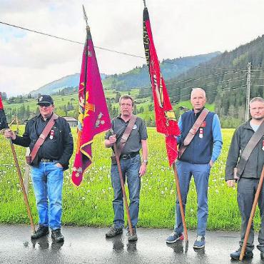 Neue Vereinsfähnriche beim Eidgenössischen Feldschiessen 2024 - Gruppenfoto Feldschiessen. FOTOS: ZVG