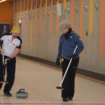 Sieg für Schweizer Team am Internationalen Curling Turnier Gstaad
