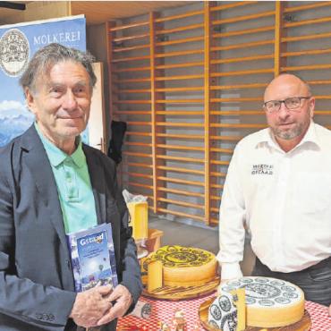 Wein, Käse und Geschichten über Menschen - FOTO: SONJA WOLF