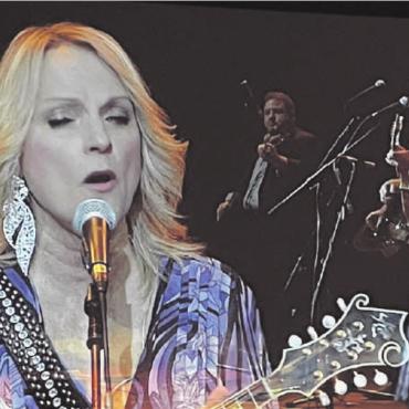 Kunst kommt von Können - Rhonda Vincent und ihre Band beweisen, dass traditioneller Bluegrass immer noch ein begeistertes Publikum findet. FOTO: ANITA MOSER