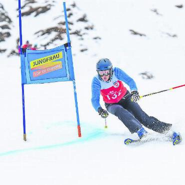 Erfolgreiche Bergführer an den IVBV-Skimeisterschaften in Grindelwald - Ruth Oehrli, die schnellste Gemeindepräsidentin.