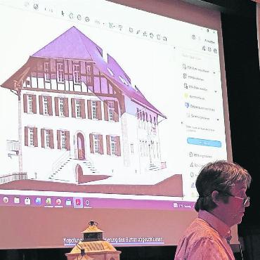 Beide Kredite genehmigt - Adolf Schlunegger erklärte, was, wie und wie viel am Pfarrhaus Saanen geändert werden solle. FOTO: EUGEN DORNBIERER-HAUSWIRTH