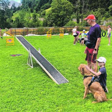 Das war der Ferienpass 2024 - Im Kurs «Hund und Mensch» lernten die Kinder und Jugendlichen alles rund um den Umgang mit den Vierbeinern.