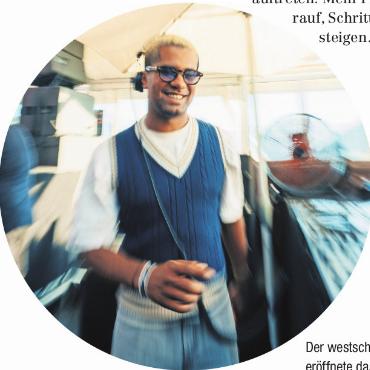 Ausgelassene Partystimmung trotz der Glacier-Absage - Der westschweizer DJ JayJay eröffnete das Caprices-Festival.