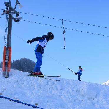 Schneesport in verschiedenen Variationen