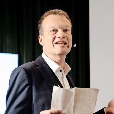 Impact Circle Event 2026: nachhaltige alpine Immobilienentwicklung - Reto Knutti, Jurymitglied Green Business Award und Laudator.