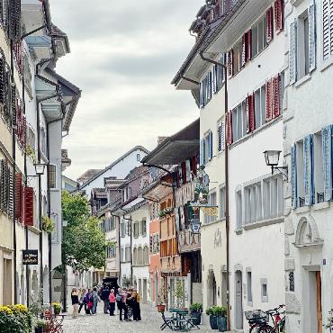 Abwechslungsreiche Seniorenferien mit vielen Ausflügen - … und nach Zug.