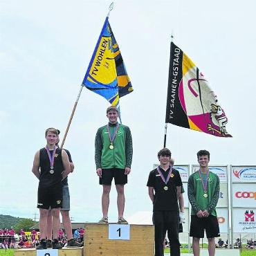 Erfolgreiche Einzel- und zufriedene Vereinswettkäpfer:innen - Gold: Lucien von Grünigen; Bronze: Simon Wyssmüller.
