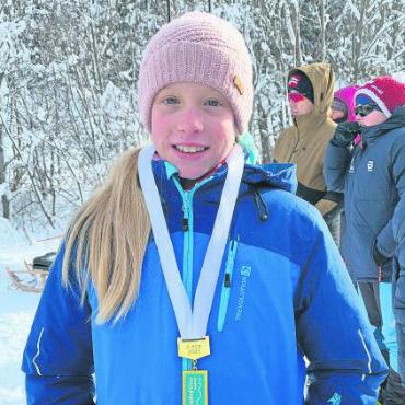 Langlauf Cross Schönried – was für ein Glück! - Nach dem Sieg die Hände sicher in den wärmenden Taschen verborgen: Danja Reichenbach.
