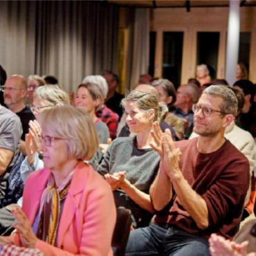 Lüscher und Wernli: kraftvoller Kontrast - Voller Saal mit einem begeisterten Publikum.