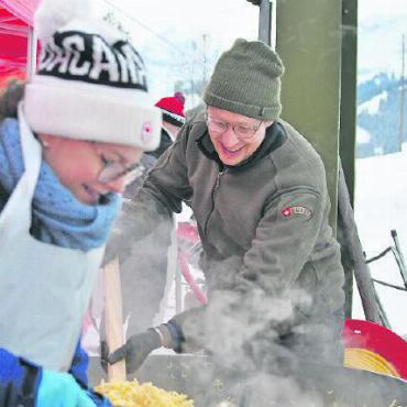Grossartiges Skifest in Schönried - «Küsche» Neal Schwenter und sein Team sorgten für eine einwandfreie Verpflegung am Horneggli.