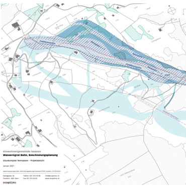 Wasserngrat: «alte» Bahn und neue Piste - Grobkonzept mit heute und künftig neu beschneiten Trainings- und Rennpisten (violett schraffiert). Der rote Pfeil deutet auf die neue Verbindungsschneise zwischen Renn- und Publikumspiste. (Foto: ZVG)