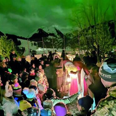 Der Samichlous unterwegs im Saanenland
