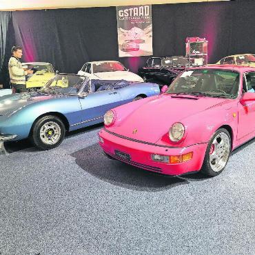 Classic Cars bewegen - Fiat Dino Spider 2.0 von 1968 (links), verkauft für 187600 Franken. Porsche 911 Turbo ll 3.6 von 1993, nicht verkauft.