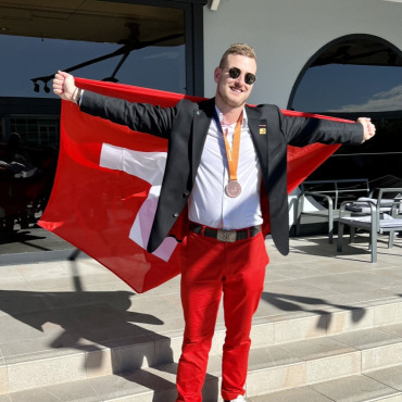 Adrian Büttler holt Bronze - Nach Silber bei den SwissSkills und Bronze bei den EuroSkills, holt Adrian Büttler auch Bronze in den WorldSkills in Bordeaux. (Foto: zVg)