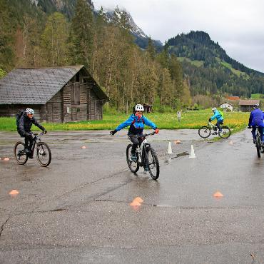 E-Bike-Kurs für Seniorinnen und Senioren: E-Bike im Griff - Das E-Bike im Griff dank dem E-Bike-Kurs für Senior:innen am Donnerstag, 15. Mai. FOTO: ARCHIV AVS/ERICH KÄSER