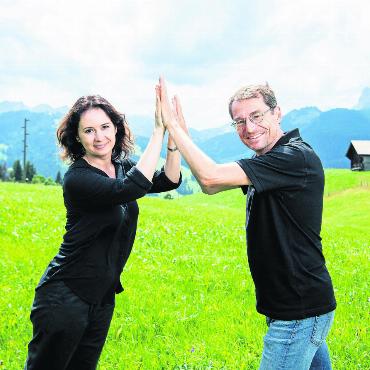 Mit Musik Dialoge anstossen - Sind sich einig: Patricia Kopatchinskaja und Christoph Müller wollen mit der Musik zur Diskussion und zum Nachdenken über das eigene Handeln anregen. FOTO: RAPHAEL FAUX