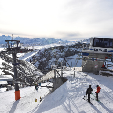 Andrang auf dem Glacier 3000 - Einmaliges Panorama.