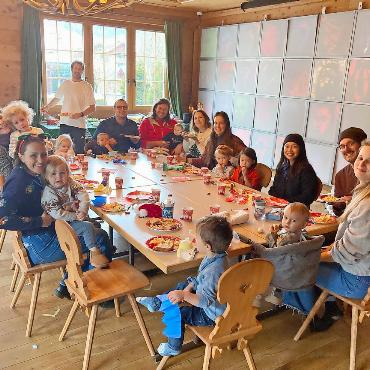Neuer Familiensupport stärkt junge Familien im Saanenland - … und bei besonderen Anlässen wie beispielsweise zur Weihnachtszeit.  FOTOS: ZVG