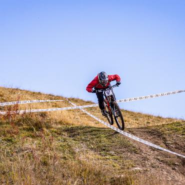 Vom Hobby zum Profisport: Russell Tschanz und die Welt des Downhill-Sports