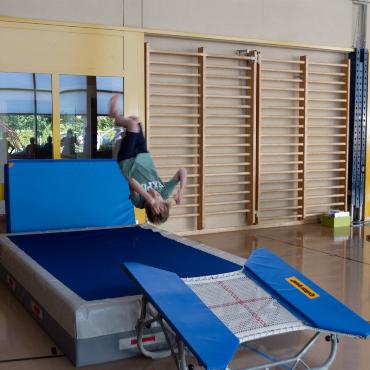 Wow – was für eine Show im Zirkuszelt zum Abschluss des 100-Jahr-Jubiläums der Schule Rütti