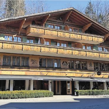 SarinaMed übernimmt Hausarztpraxis von Dr. Niklaus Perreten - Die Praxis von Dr. Perreten an der Suterstrasse 1 in Gstaad wird von der SarinaMed übernommen.
