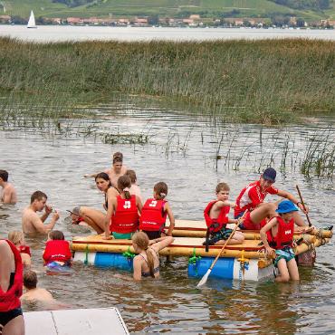 SOLA – Ein Tag besser als der andere - Die selbst gemachten Flosse waren beliebt und machten das Baden zu einem noch grösseren Erlebnis.