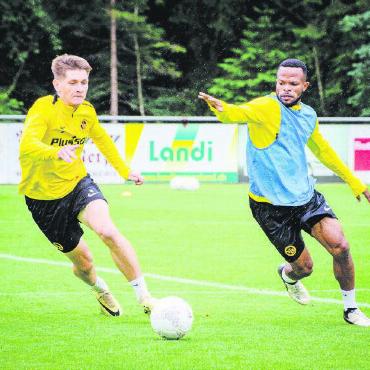 Die Young Boys kicken wieder im Saanenland - Schneller Ball, schnelle Beine.