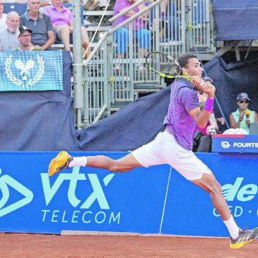 Swiss Open Gstaad 2024 in Bildern - Weitsprung bei Félix Auger-Aliassime.