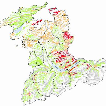 Wild und Wald – eine Ambivalenz - Grafik: Der Wildbestand hat auf den Zustand des Waldes im Osten des Kantons bereits grossen Einfluss und wird als untragbar eingestuft (rote Zone). Die im Moment wenigen Zonen mit untragbaren Situationen befinden sich ausgerechnet im Saanenland. QUELLE: AMT FÜR WALD UND NATURGEFAHREN