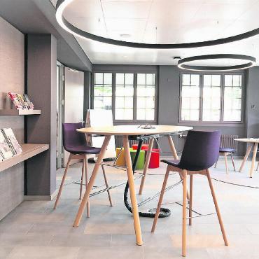 BEKB eröffnet modernisierten Standort in Gstaad - Erscheint im neuen Glanz: der BEKB-Standort in Gstaad. FOTO: BEKB