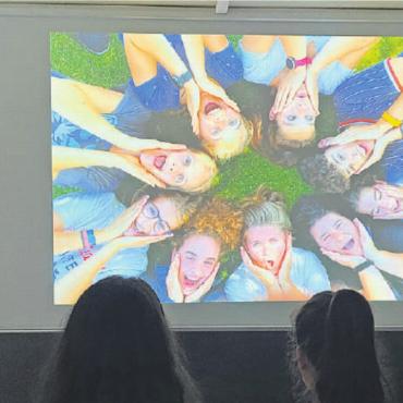 Das Foto als literarische Inspirationsquelle oder der Versuch, das Unfassbare fassbar zu machen - Die Auseinandersetzung der Schülerinnen und Schüler mit dem Werk auf ihre eigene Weise. FOTOS: ZVG