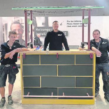 Zwei Einheimische an der Teamschweizermeisterschaft der Olma - Nicolas mit seinem Team «Man» mit Mirko Negro und Albert Hoxhaj am abgeschlossenen Projekt. FOTOS: ZVG