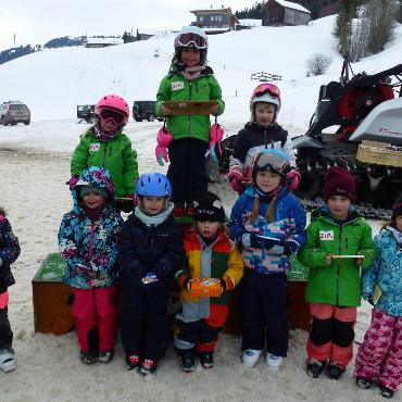 Zufriedene Gesichter am Skiclubrenntag an der Hublen
