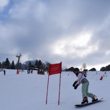 Schneesport in verschiedenen Variationen