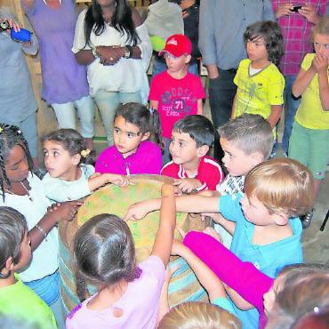 Mein persönliches Highlight 2023: Friede – Freude – Käsekuchen - Im Jahr 2010: Die damals sechsjährigen Dreikäsehochs zeigen auf ihren Namen… FOTO: ARCHIV AVS