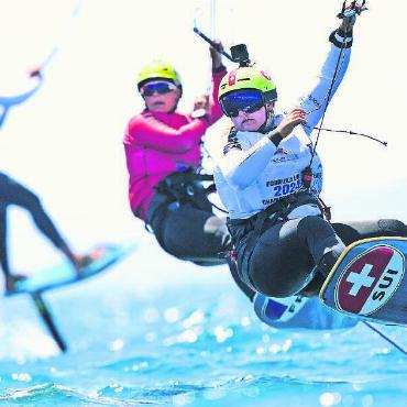 Gstaad Yacht Club-Athletin Elena Lengwiler auf Olympiakurs - Elena Lengwiler an der Kite-Weltmeisterschaft. FOTO: ROBERT HAJDUK