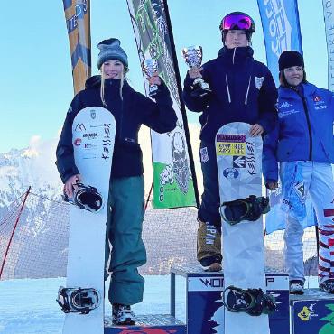 Weltcupsieg für Fabrice von Grünigen - Mia Hauswirth holt sich Bronze in Italien an einem FIS-Snowboardcross.