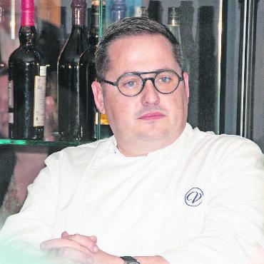«Seine Desserts sind unglaublich cool!» - Koch des Jahres: Benoît Carcenat vom Hôtel Restaurant Valrose in Rougemont.