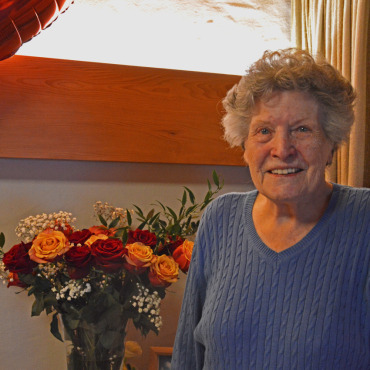 Was man in 99 Jahren alles erlebt - Elsa Bertha Schlaepfer in ihrem Zimmer im Altersheim. (Foto: Nicolas Geissbühler)