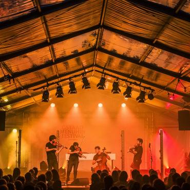 Klassikkonzert und Rave unter einem Dach sorgt für wechselseitige Begeisterung