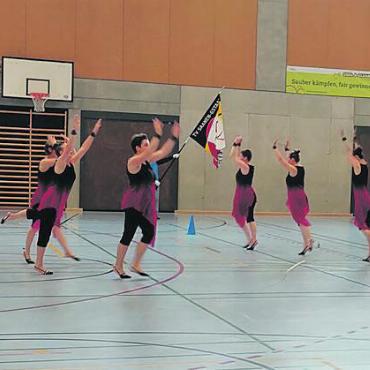 Hauptprobe vor der Turnfestsaison - Gymnastikbühne des TV Saanen-Gstaad.