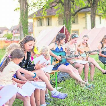 Sommerlager «Grossi Tröim» - Sommerzeit ist Sola-Zeit. FOTO: ZVG