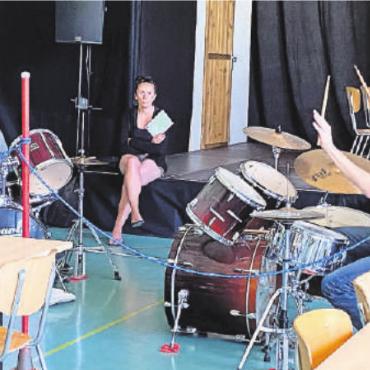 Grossandrang beim Schnuppertag der Musikschule - Faszination Schlagzeug.