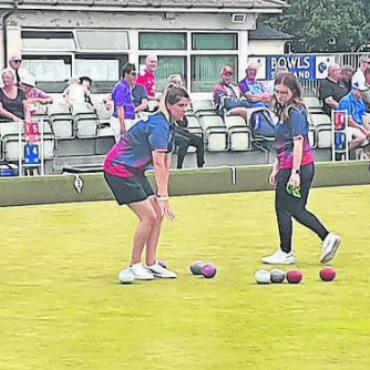 Bowls Club Gstaad 2022 – intern, national und international mit guten Resultaten - Spielszene aus den Pairs- und Triples-Halbfinals, leider ohne Schweizer Beteiligung.