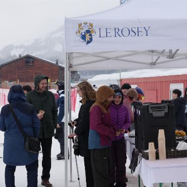 Le Rosey vs. Gstaad: 13 Jahre Kampf um die Kuhglocken